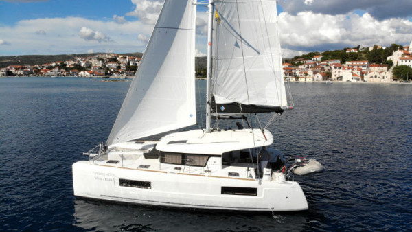 YachtABC - Balance 69 - Croatia - Lagoon 40 - 4 + 1 cab.
